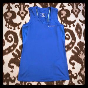 BROOKS workout top
